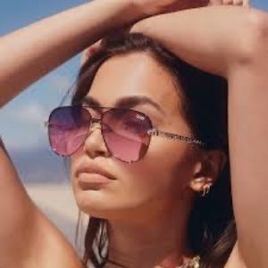 Quay Australia’s High Key Link Sunglasses flash sale last pair